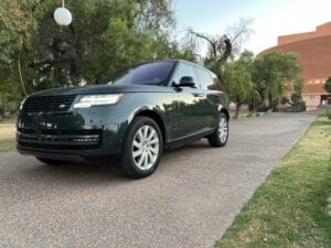 The 2023 Range Rover PHEV SE SWB